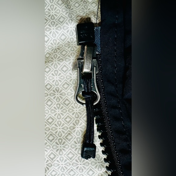 The North Face | Women’s Rain Jacket | Small | Black | Unlined - Picture 3 of 6